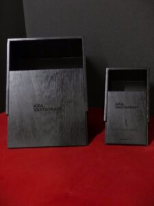 fabricante de maletas, fábrica de maletas, maleta personalizado, maleta sob medida, maleta de madeira personalizado, maleta de madeira sob medida, maleta para kit corporativo, maleta para cestas de natal, maleta em madeira pinus, maleta ; ;maletas; caixa; caixa-de-madeira; mini-maleta; ; fornecedor-de-maleta; maleta-de-madeira-pinus; maleta-de-feira; maleta-sob-medida; sustentável; press-kits; press-kits-criativos; fabricante-de-maleta; fornecedor-de-maleta; fabricante-de-caixa-de-madeira; , maleta de madeira pinus, maleta s de madeira pinus, maleta s de madeira personalizado, maleta sob medida, maleta em madeira pinus, maleta de madeira pinus, maleta s de madeira pinus, maleta s de madeira personalizado, maleta sob medida, maleta em madeira pinus caixa-de-madeira; caixa-de-madeira-personalizada; caixa-de-madeira-para-bebida; embalagem-personalizada; ideias-de-embalagens; fabricante-de-caixa-de-madeira; fabricante-de-caixa; press-kits; press-kits-personalizados; press-kits-criativos; caixa-personalizada; fornecedor-de-caixa; brindes-personalizados; sustentavel; caixa-sustentável; brinde-sustentável; ideia-presente caixa-de-madeira; caixa-de-madeira-personalizada; caixa-com-berço; caixa-com-berço-personalizado; caixa-de-madeira-luxo; caixa-luxo; berço-personalizado; press-kits; merchandising; sustentável; ideia-criativa-para-presente; fabricante-de-caixa-de-madeira; fabricante-de-caixa; embalagem; embalagens-personalizadas; presente-personalizado; caixa-para-bebida; caixa-de-madeira-para-bebida; caixa com berço de espuma, caixa com berço para kit gin, caixa com berço de madeira Caixa de madeira para kit, caixa de madeira para bebidas, caixas de madeira personalizada, caixas de madeira para kit gin, caixas de madeira com berço, caixas de madeira para garrafas e taças, caixas de madeira com personalização, caixas de madeira para press kit, caixas de madeira para empresas, caixas de madeira para brindes, caixas de madeira pinus, caixa-de-madeira; caixa-de-madeira-personalizada; caixa-com-berço; caixa-com-berço-personalizado; caixa-de-madeira-luxo; caixa-luxo; berço-personalizado; press-kits; merchandising; sustentável; ideia-criativa-para-presente; fabricante-de-caixa-de-madeira; fabricante-de-caixa; embalagem; embalagens-personalizadas; presente-personalizado; caixa-para-bebida; caixa-de-madeira-para-bebida; caixa com berço de espuma, caixa com berço para kit gin, caixa com berço de madeira caixa de madeira pinus, caixas de madeira pinus, caixas de madeira com personalização silk screen, caixas de madeira com logo colorido, caixa de madeira sustentável, caixas de madeira sustentável, caixas de madeira com selo fsc, caixa de madeira com selo fsc, caixa de madeira com tampa articulada, caixa de madeira com tampa articulada, caixa de madeira tampa maleta , caixa de madeira com tampa maleta , caixa de madeira vegan power, caixa de madeira para press kit ecológico, caixa de madeira ecológica, caixas de madeira ecológica, caixa em madeira reflorestada, caixas em madeira reflorestada, caixas press kit ecológico, press kit sustentável, press kit ecológico, caixa madeira pinus, caixas madeira pinus, maleta madeira ecológica, maletas madeira ecológica, brinde em madeira sustentável, brindes madeira fsc, brindes corporativos madeira fsc, brindes madeira certificada, brindes madeira reflorestada, caixas especiais de madeira