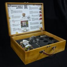 fabricante de maletas, fábrica de maletas, maleta personalizado, maleta sob medida, maleta de madeira personalizado, maleta de madeira sob medida, maleta para kit corporativo, maleta para cestas de natal, maleta em madeira pinus, maleta ; ;maletas; caixa; caixa-de-madeira; mini-maleta; ; fornecedor-de-maleta; maleta-de-madeira-pinus; maleta-de-feira; maleta-sob-medida; sustentável; press-kits; press-kits-criativos; fabricante-de-maleta; fornecedor-de-maleta; fabricante-de-caixa-de-madeira; , maleta de madeira pinus, maleta s de madeira pinus, maleta s de madeira personalizado, maleta sob medida, maleta em madeira pinus, maleta de madeira pinus, maleta s de madeira pinus, maleta s de madeira personalizado, maleta sob medida, maleta em madeira pinus caixa-de-madeira; caixa-de-madeira-personalizada; caixa-de-madeira-para-bebida; embalagem-personalizada; ideias-de-embalagens; fabricante-de-caixa-de-madeira; fabricante-de-caixa; press-kits; press-kits-personalizados; press-kits-criativos; caixa-personalizada; fornecedor-de-caixa; brindes-personalizados; sustentavel; caixa-sustentável; brinde-sustentável; ideia-presente caixa-de-madeira; caixa-de-madeira-personalizada; caixa-com-berço; caixa-com-berço-personalizado; caixa-de-madeira-luxo; caixa-luxo; berço-personalizado; press-kits; merchandising; sustentável; ideia-criativa-para-presente; fabricante-de-caixa-de-madeira; fabricante-de-caixa; embalagem; embalagens-personalizadas; presente-personalizado; caixa-para-bebida; caixa-de-madeira-para-bebida; caixa com berço de espuma, caixa com berço para kit gin, caixa com berço de madeira Caixa de madeira para kit, caixa de madeira para bebidas, caixas de madeira personalizada, caixas de madeira para kit gin, caixas de madeira com berço, caixas de madeira para garrafas e taças, caixas de madeira com personalização, caixas de madeira para press kit, caixas de madeira para empresas, caixas de madeira para brindes, caixas de madeira pinus, caixa-de-madeira; caixa-de-madeira-personalizada; caixa-com-berço; caixa-com-berço-personalizado; caixa-de-madeira-luxo; caixa-luxo; berço-personalizado; press-kits; merchandising; sustentável; ideia-criativa-para-presente; fabricante-de-caixa-de-madeira; fabricante-de-caixa; embalagem; embalagens-personalizadas; presente-personalizado; caixa-para-bebida; caixa-de-madeira-para-bebida; caixa com berço de espuma, caixa com berço para kit gin, caixa com berço de madeira caixa de madeira pinus, caixas de madeira pinus, caixas de madeira com personalização silk screen, caixas de madeira com logo colorido, caixa de madeira sustentável, caixas de madeira sustentável, caixas de madeira com selo fsc, caixa de madeira com selo fsc, caixa de madeira com tampa articulada, caixa de madeira com tampa articulada, caixa de madeira tampa maleta , caixa de madeira com tampa maleta , caixa de madeira vegan power, caixa de madeira para press kit ecológico, caixa de madeira ecológica, caixas de madeira ecológica, caixa em madeira reflorestada, caixas em madeira reflorestada, caixas press kit ecológico, press kit sustentável, press kit ecológico, caixa madeira pinus, caixas madeira pinus, maleta madeira ecológica, maletas madeira ecológica, brinde em madeira sustentável, brindes madeira fsc, brindes corporativos madeira fsc, brindes madeira certificada, brindes madeira reflorestada, caixas especiais de madeira