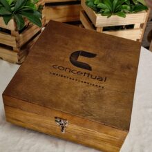 fabricante de maletas, fábrica de maletas, maleta personalizado, maleta sob medida, maleta de madeira personalizado, maleta de madeira sob medida, maleta para kit corporativo, maleta para cestas de natal, maleta em madeira pinus, maleta ; ;maletas; caixa; caixa-de-madeira; mini-maleta; ; fornecedor-de-maleta; maleta-de-madeira-pinus; maleta-de-feira; maleta-sob-medida; sustentável; press-kits; press-kits-criativos; fabricante-de-maleta; fornecedor-de-maleta; fabricante-de-caixa-de-madeira; , maleta de madeira pinus, maleta s de madeira pinus, maleta s de madeira personalizado, maleta sob medida, maleta em madeira pinus, maleta de madeira pinus, maleta s de madeira pinus, maleta s de madeira personalizado, maleta sob medida, maleta em madeira pinus caixa-de-madeira; caixa-de-madeira-personalizada; caixa-de-madeira-para-bebida; embalagem-personalizada; ideias-de-embalagens; fabricante-de-caixa-de-madeira; fabricante-de-caixa; press-kits; press-kits-personalizados; press-kits-criativos; caixa-personalizada; fornecedor-de-caixa; brindes-personalizados; sustentavel; caixa-sustentável; brinde-sustentável; ideia-presente caixa-de-madeira; caixa-de-madeira-personalizada; caixa-com-berço; caixa-com-berço-personalizado; caixa-de-madeira-luxo; caixa-luxo; berço-personalizado; press-kits; merchandising; sustentável; ideia-criativa-para-presente; fabricante-de-caixa-de-madeira; fabricante-de-caixa; embalagem; embalagens-personalizadas; presente-personalizado; caixa-para-bebida; caixa-de-madeira-para-bebida; caixa com berço de espuma, caixa com berço para kit gin, caixa com berço de madeira Caixa de madeira para kit, caixa de madeira para bebidas, caixas de madeira personalizada, caixas de madeira para kit gin, caixas de madeira com berço, caixas de madeira para garrafas e taças, caixas de madeira com personalização, caixas de madeira para press kit, caixas de madeira para empresas, caixas de madeira para brindes, caixas de madeira pinus, caixa-de-madeira; caixa-de-madeira-personalizada; caixa-com-berço; caixa-com-berço-personalizado; caixa-de-madeira-luxo; caixa-luxo; berço-personalizado; press-kits; merchandising; sustentável; ideia-criativa-para-presente; fabricante-de-caixa-de-madeira; fabricante-de-caixa; embalagem; embalagens-personalizadas; presente-personalizado; caixa-para-bebida; caixa-de-madeira-para-bebida; caixa com berço de espuma, caixa com berço para kit gin, caixa com berço de madeira caixa de madeira pinus, caixas de madeira pinus, caixas de madeira com personalização silk screen, caixas de madeira com logo colorido, caixa de madeira sustentável, caixas de madeira sustentável, caixas de madeira com selo fsc, caixa de madeira com selo fsc, caixa de madeira com tampa articulada, caixa de madeira com tampa articulada, caixa de madeira tampa maleta , caixa de madeira com tampa maleta , caixa de madeira vegan power, caixa de madeira para press kit ecológico, caixa de madeira ecológica, caixas de madeira ecológica, caixa em madeira reflorestada, caixas em madeira reflorestada, caixas press kit ecológico, press kit sustentável, press kit ecológico, caixa madeira pinus, caixas madeira pinus, maleta madeira ecológica, maletas madeira ecológica, brinde em madeira sustentável, brindes madeira fsc, brindes corporativos madeira fsc, brindes madeira certificada, brindes madeira reflorestada, caixas especiais de madeira